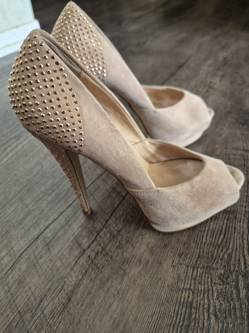 💕Aldo Nude Beige Suede Studded Peep-Toe Stilettos💕